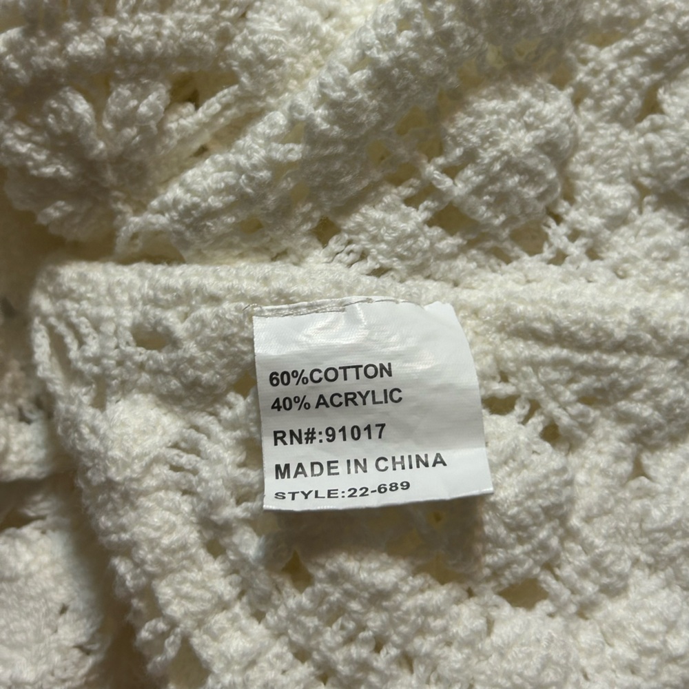 Solitaire White Crochet Lace Short Sleeve Top - Picture 6 of 6